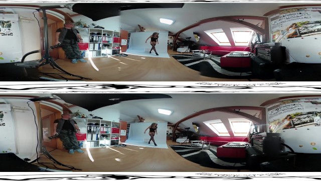 Крошечная фотосессия Сары Кей перед мастурбацией в белом ящике vr сцена 3DVR360 UD