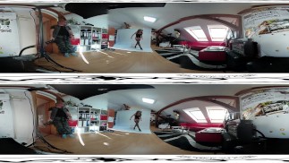 Teeny Sarah Kay 在白盒手淫 vr 场景 3DVR360 UD 之前拍摄照片
