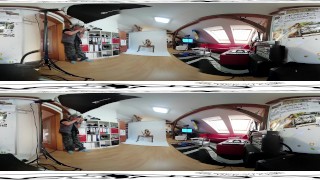 Подросток Сара Кей фотосессия перед мастурбацией в белом ящике vr сцена 3DVR360 UD