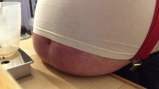 柜台上的HB夹