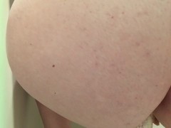 BBW Pawg Pissing Into a Big Cup - Screenshot 13 of 16 - Peeing