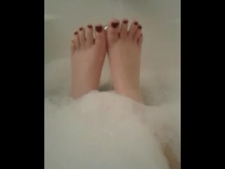 MissKittenPaws playing footsie in the tub