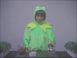 JANICE GRIFFITH ROLLS BLUNTS_NAKED FOR MERRY JANE SEXWEEK 2018