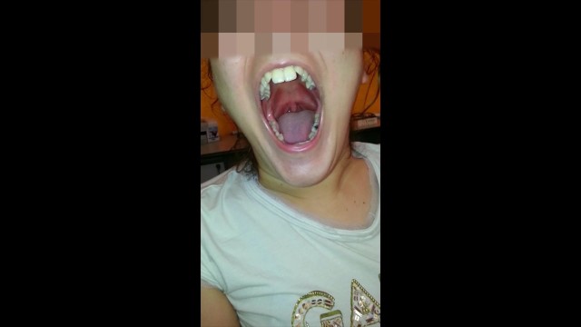 Girl Huge Mouth & Long Tongue Pt2 - Pornhub.com