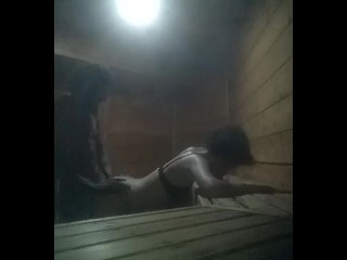 Redd e Ashe Piscando e Provocando e Fodendo Na Sauna Pública