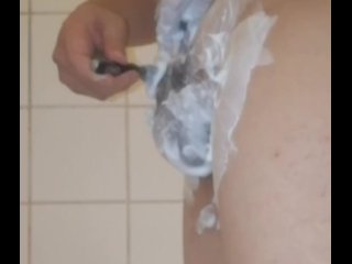 Uncircumcised cock shower shaving, I´m edged and my balls feel full