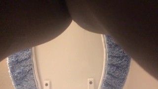 Peeing in the toilet and dripping pussy