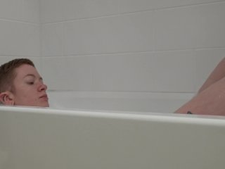 4K Petite Redhead Shaves Pussy and Then Cums in the Tub