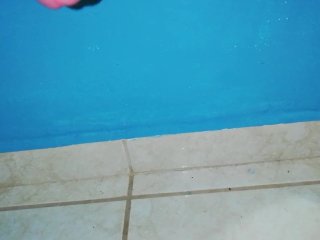Jalandome la polla, tirandolos las suelo