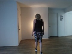 Custom Catwalk Striptease - Screenshot 3 of 16 - Mother