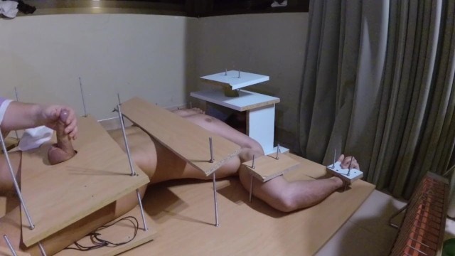 Любительское фемдом. Пытки иглой и мастурбацией