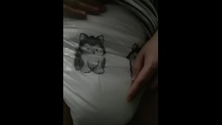 为爸爸弄湿我的尿布