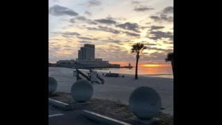 Ontspannend Orgasme Op Het Strand Moest Het Snel Maken, Want Iemand Heeft Me Gezien