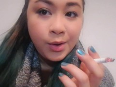 Cute Smoker Ashtray Close-up | MissDeeNicotine