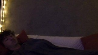 моя депрессия трахает меня на моем диванеr