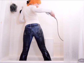 Wet Denim: Designer Jeans in Shower and Bath - jeans fetish ass wetlook