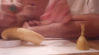 バナナの皮を使って自宅で最高の偽膣懐中電灯を作る方法