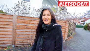 LETSDOEIT - Deutscher dünner Teenager von perversem Stiefonkel verführt und gefickt