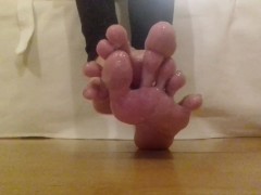 Rubbing cum on my feet and soles - cum on feet