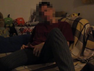 Solo Masturbation im Wohnzimmer