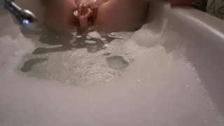 Masturbating and cumming with my suction dildo in the bath
