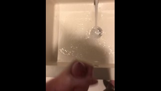 在酒店镜子上爆破负载