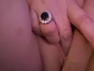 Playing with my Juicy Pussy