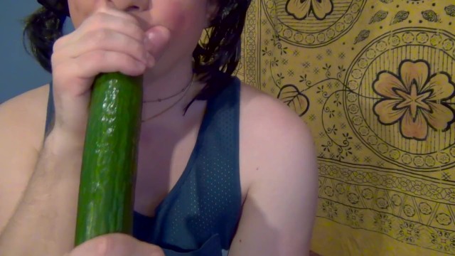 trap is Sucking and licking cucumber ASMR ( Peas and pies remake.