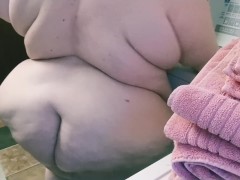 SSBBW Housewife Does The Laundry Naked