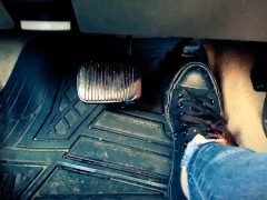 Pedal pumping while masturbating - Screenshot 4 of 16 - Pedal Pumping