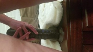 午休高潮！需要骑在我的棕色大鸡巴上