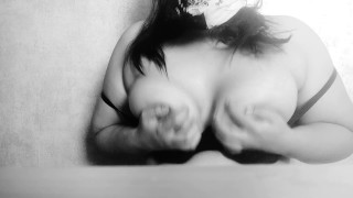 Pornô viral de indiana Desi massageando peitos grandes