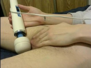 Transman uses hitachi vibrator to cum