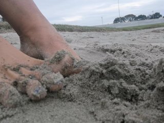 Beach Feet to SatisfyYour Foot Fetish