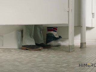 Glory Hole - College twink Sucks Monster Cock screenshot number 1