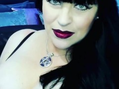 Tease - Screenshot 11 of 16 - Big Tits