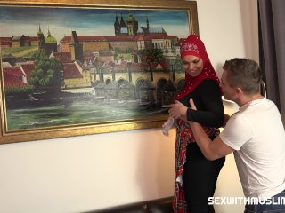 BUSTY MUSLIM BABE screenshot number 0
