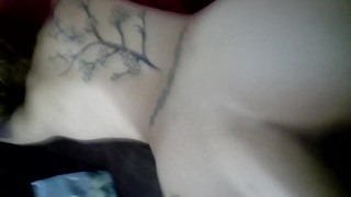Rompiendo linda vagina a rubia tatuada