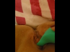 Vibrator gives amateur squirting orgasm