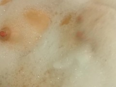 Bubbles - Screenshot 14 of 16 - Taking Bath