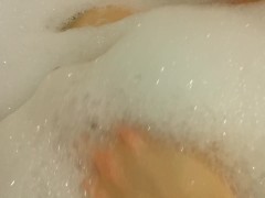 Bubbles - Screenshot 3 of 16 - Bath