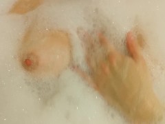 Bubbles - Screenshot 9 of 16 - Bath