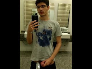 Risk jerking in a shopping toilet