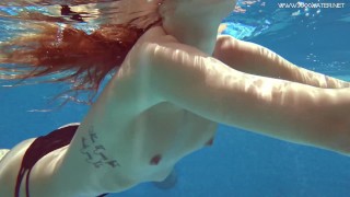 Tiffany Tatum acción de piscina super caliente