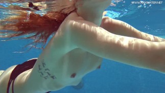 Тиффани Татум в супер горячем бассейне