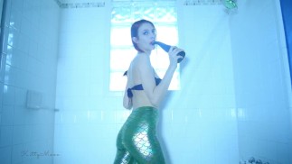 Русалка кляпается на фаллоимитаторе Ika Bad Dragon - Слюни и кляп минет фетиш