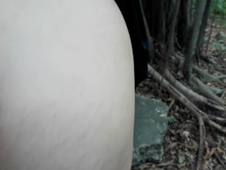 Sexo en el bosque con mi novia,la lleno de leche