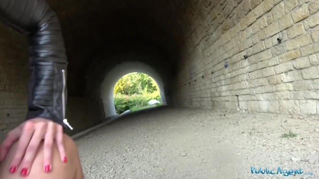 Rychlý prachy - slečna z Chomutova - Jenporno.cz