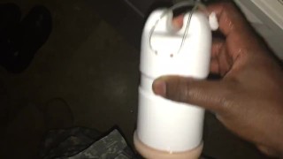 Black soldado fode vagina de brinquedo fleshlight e cums