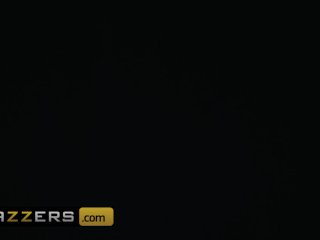 Brazzers - Milfs Kendra Lust is stalking for a Cocking